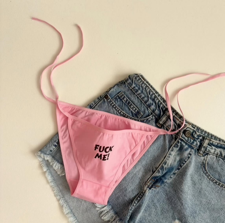 شورت فانتزی نخی زنانه بند گره ای F *CK ME